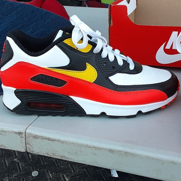 Shoes - Picture 3 of 7